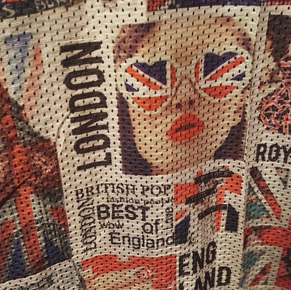LONDON theme Top Juniors Plus